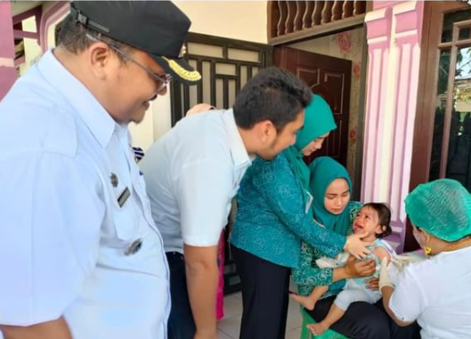 BULAN IMUNISASI ANAK NASIONAL